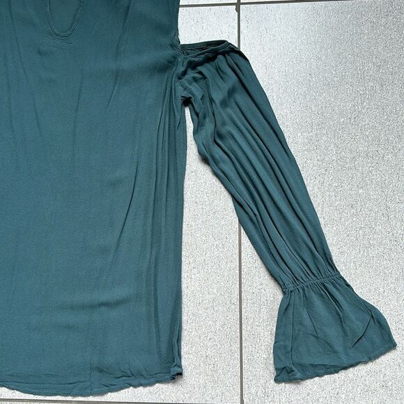 NWT Michael Lauren Open Cold Shoulder Long Bell Sleeve Top Blouse Green Small - Picture 9 of 16